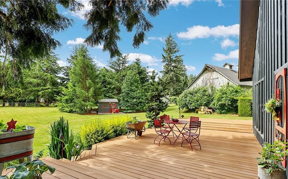 1254 Paradise Road Park-like Private Setting